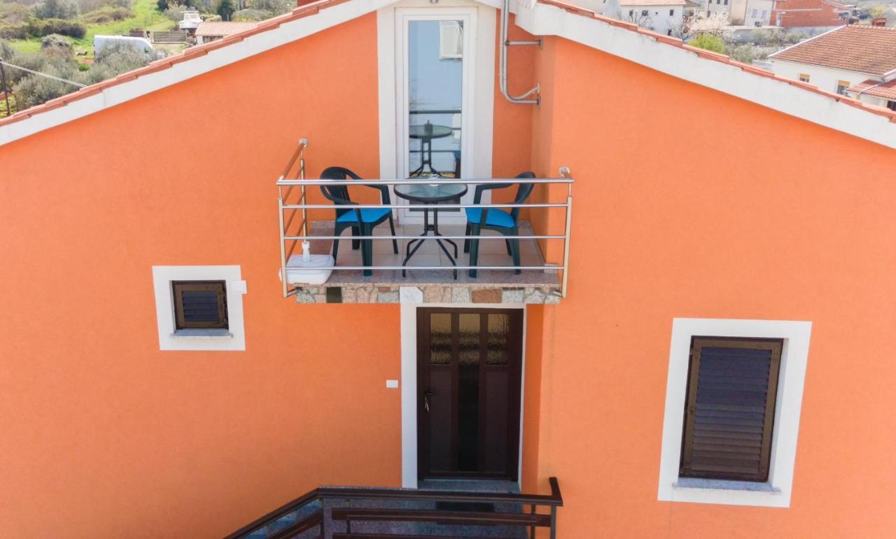 Appartamento Tomi Pola Esterno foto